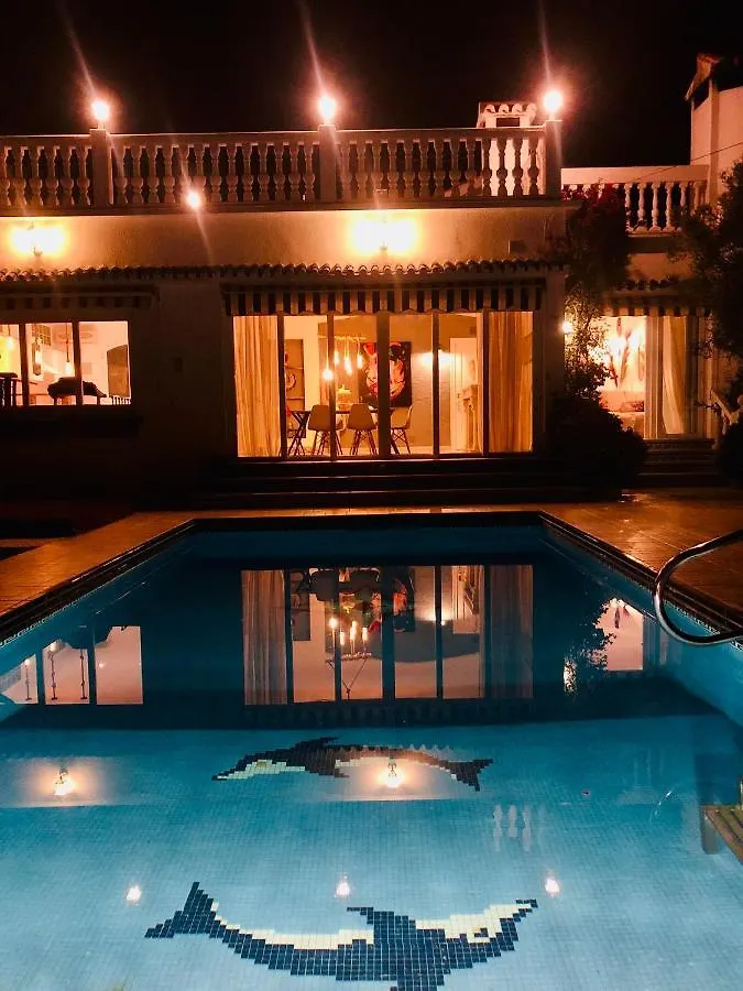 Проживание в семье Villa Bora Bora Марбелья Испания