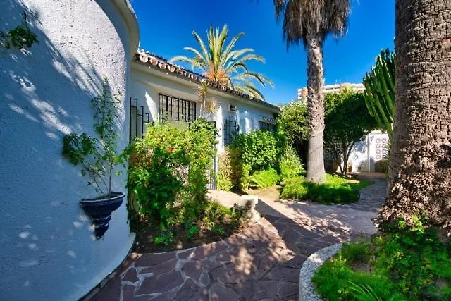 Δωμάτια σε οικογενειακή κατοικία Villa Bora Bora Μαρμπέλλα